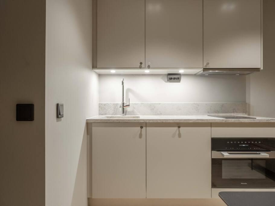 Slopeside Serenity In Are Ski In Ski Out Studio- No Windows ภายนอก รูปภาพ